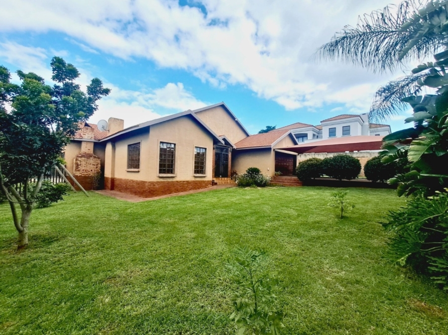 4 Bedroom Property for Sale in Safari Gardens North West